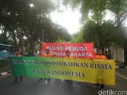 Minta Risma Diberi Mandat Jadi Cagub, Jaklovers Datangi Rumah Mega