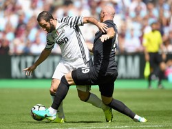 Dybala: Higuain Akan Hadapi Persaingan Ketat di Juve