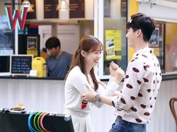 Lee Jong Suk dan Han Hyo Joo Mesra Kencan di Episode Baru W