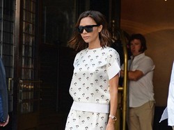 Warna Eyeshadow Favorit Victoria Beckham Sesuai Tren Fashion Saat Ini