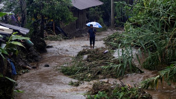 Badai Earl Terjang Meksiko, 38 Orang Tewas