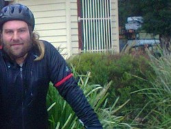 Anggota Kelompok Kanan Australia Ditangkap dengan Tuduhan Terorisme