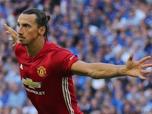 Ibrahimovic Antarkan MU Menangi Community Shield