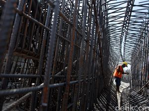 Melihat Pembuatan Beton untuk Proyek LRT Palembang