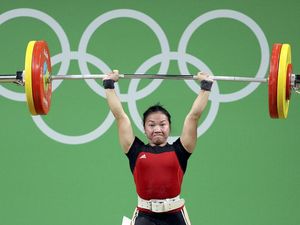 Lifter Dewi Safitri Gagal Raih Medali