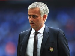 Harga Mahal Trofi Mourinho