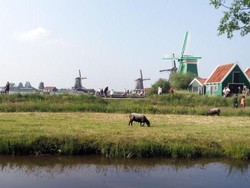 Volendam & 3 Tempat Wisata Wajib Kunjung di Belanda