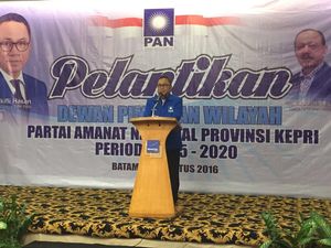 Lantik DPW Kepri, Ketum PAN: Jadilah Matahari yang Tak Pernah Ingkar Janji