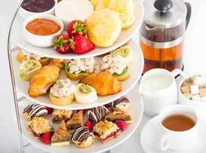 Nikmati Teh Premium Bersama Pastry dan Cake Enak di Sini (1) Nikmati Teh Premium Bersama Pastry dan Cake Enak di Sini (1)
