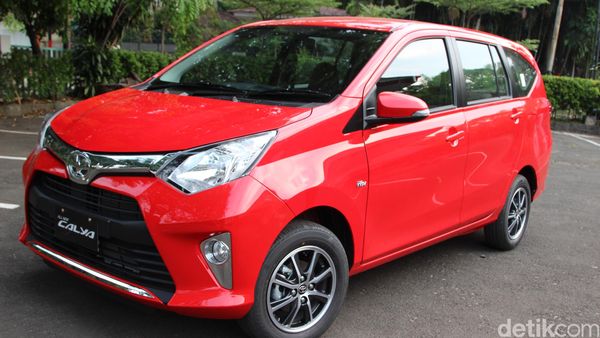 Mengendarai Toyota Calya