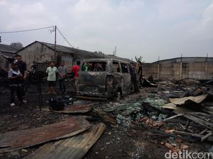 3 Warga Terluka dalam Kebakaran di Duren Sawit