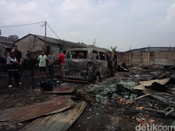 3 Warga Terluka dalam Kebakaran di Duren Sawit