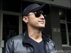 Artis Hengky Kurniawan Daftar Pilbup Bandung Barat Lewat Demokrat