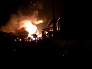 Api yang Membakar Pabrik Kimia di Cikarang Mulai Padam