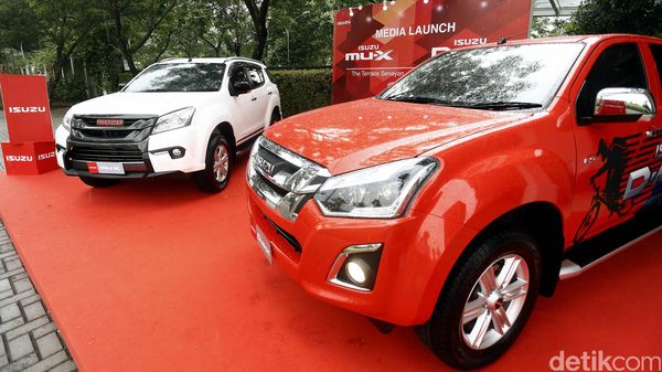 Isuzu Luncurkan MU-X dan D-Max VGS Versi Baru