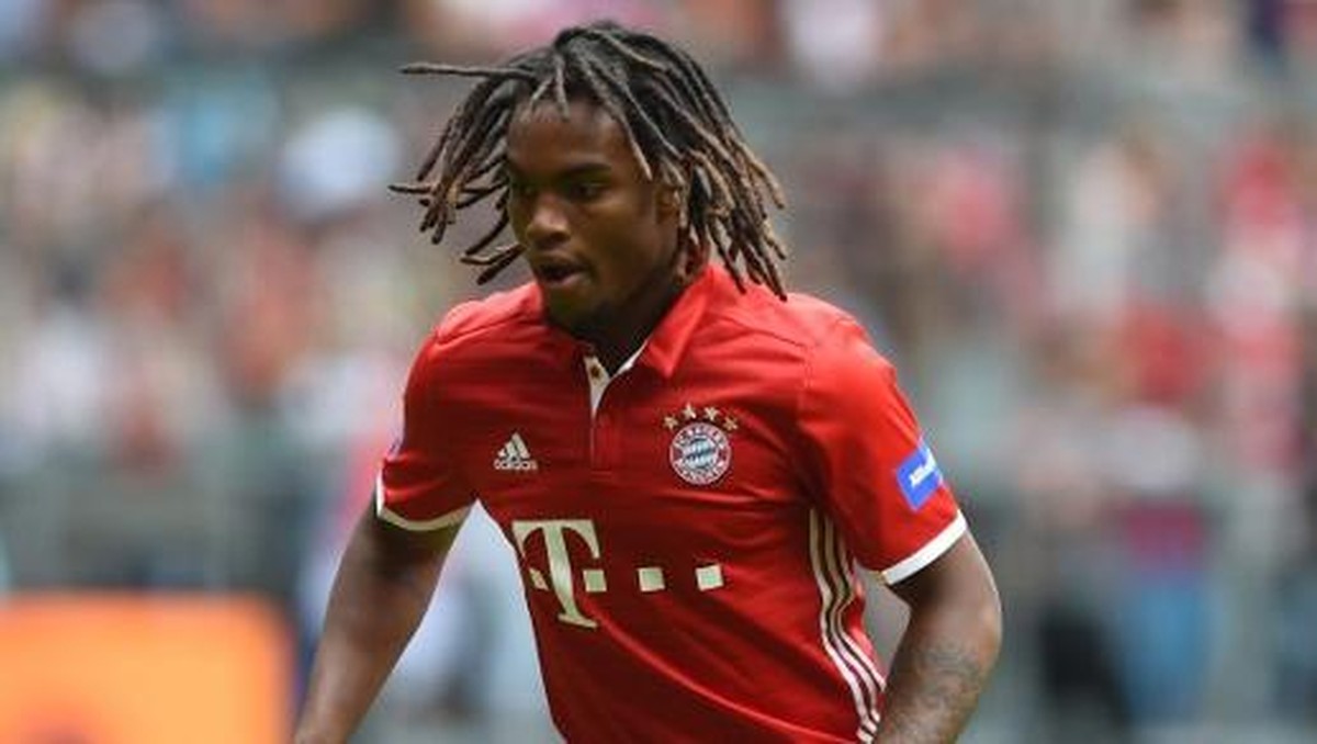 Renato Sanches dipinjamkan ke Swansea City. Foto: AFP/Christof Stache