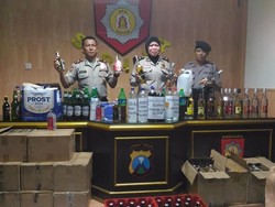 Seminggu Awal Agustus, Polisi Sita Ribuan Botol Miras Tak Berizin