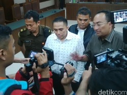 Majelis Hakim Tak Lengkap, Sidang Vonis Ivan Haz Ditunda