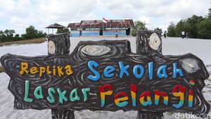 Berkunjung ke SD Laskar Pelangi
