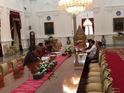 Pimpinan KPU Sambangi Jokowi di Istana Merdeka