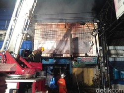 Kebakaran di Jalan Ahmad Yani Bandung Diduga Akibat Korsleting Listrik