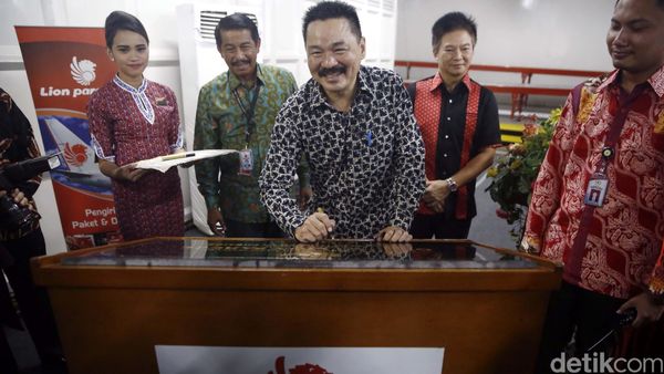 Rusdi Kirana Resmikan Gedung Lion Parcel