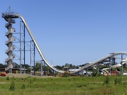 Bocah 10 Tahun di AS Tewas Usai Bermain Seluncuran Air Tertinggi di Dunia