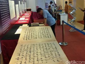 Al-Quran Terbesar Hingga Manuskrip Kuno Dipamerkan Saat Festival di Yogya