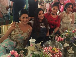 Intip Keakraban Perempuan yang Pernah Singgah di Hati Anang Hermansyah