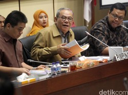 Komisi II Minta KPU Pertimbangkan Kemungkinan Mundurnya Pilkada 2017    