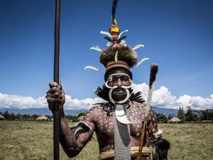 Mengenal Suku Asmat dan Suku Dani dari Pulau Papua Mengenal Suku Asmat dan Suku Dani dari Pulau Papua