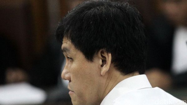 Ariesman Widjaja Dituntut 4 Tahun Penjara