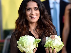 Yuk, Belanja Sayur Bareng Salma Hayek!
