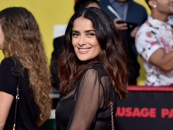 Tips Awet Muda dari Salma Hayek di Usia 50 Tahun