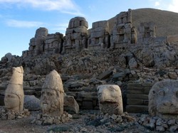 Ada Kuburan Raja dan Dewa di Puncak Gunung Turki