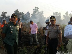 Kapolda Riau Tinjau Lokasi Kebakaran Lahan di Pekanbaru