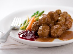 Nyam! Creamy Lembut, Swedish Meatball dengan Gravy Enak Ada di 4 Restoran Ini