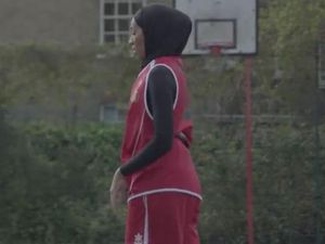 Atlet Berhijab Kini Diizinkan Federasi Bola Basket Ikut Bertanding