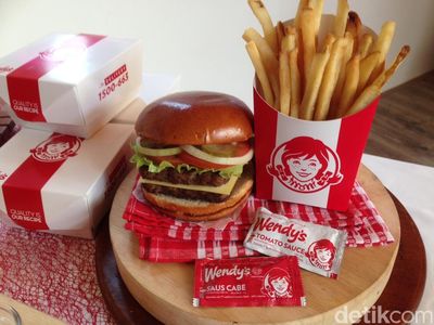 Gerai Wendys ke-50 yang Modern Minimalis Ada di Mal Ini