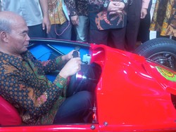 Mendikbud Jajal Mobil Formula Hybrid Buatan SMK Muhammadiyah Imogiri