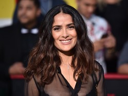 Ini yang Buat Salma Hayek Awet Muda Meski Tak Pernah Cuci Muka Saat Pagi