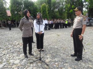 Polisi di Aceh Tenggara: Tak Hafal Ayat Quran Dihukum Push-up, Hafal Dapat Arloji Polisi di Aceh Tenggara: Tak Hafal Ayat Quran Dihukum Push-up, Hafal Dapat Arloji