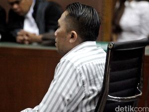 Ivan Haz Divonis 1,5 Tahun Penjara Ivan Haz Divonis 1,5 Tahun Penjara