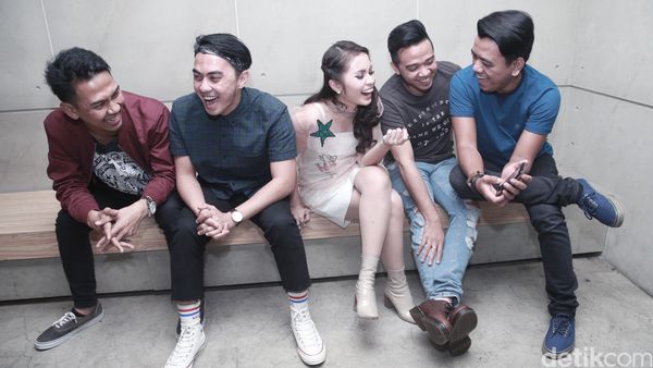 Sore Seru Bareng Geisha