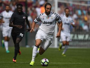 Higuain Dinilai Kegemukan