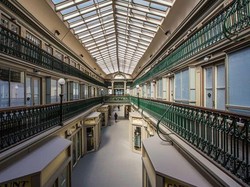 Foto: Bangunan Bersejarah Bekas Mal Disulap Jadi Apartemen Murah