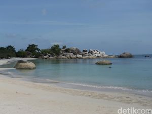 Pantai Tanjung Tinggi Belitung, Setiap Sudutnya Cantik!