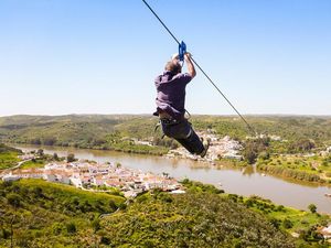Keren! Main Flying Fox dari Spanyol, Ujungnya di Portugal Keren! Main Flying Fox dari Spanyol, Ujungnya di Portugal