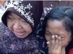 Respons Risma Usai Ditangisi Siswi SD agar Tidak ke Jakarta