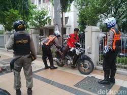 Satpol PP dan Polisi Kompak Tegakkan Hukum Bersama Tepis Isu Bermusuhan